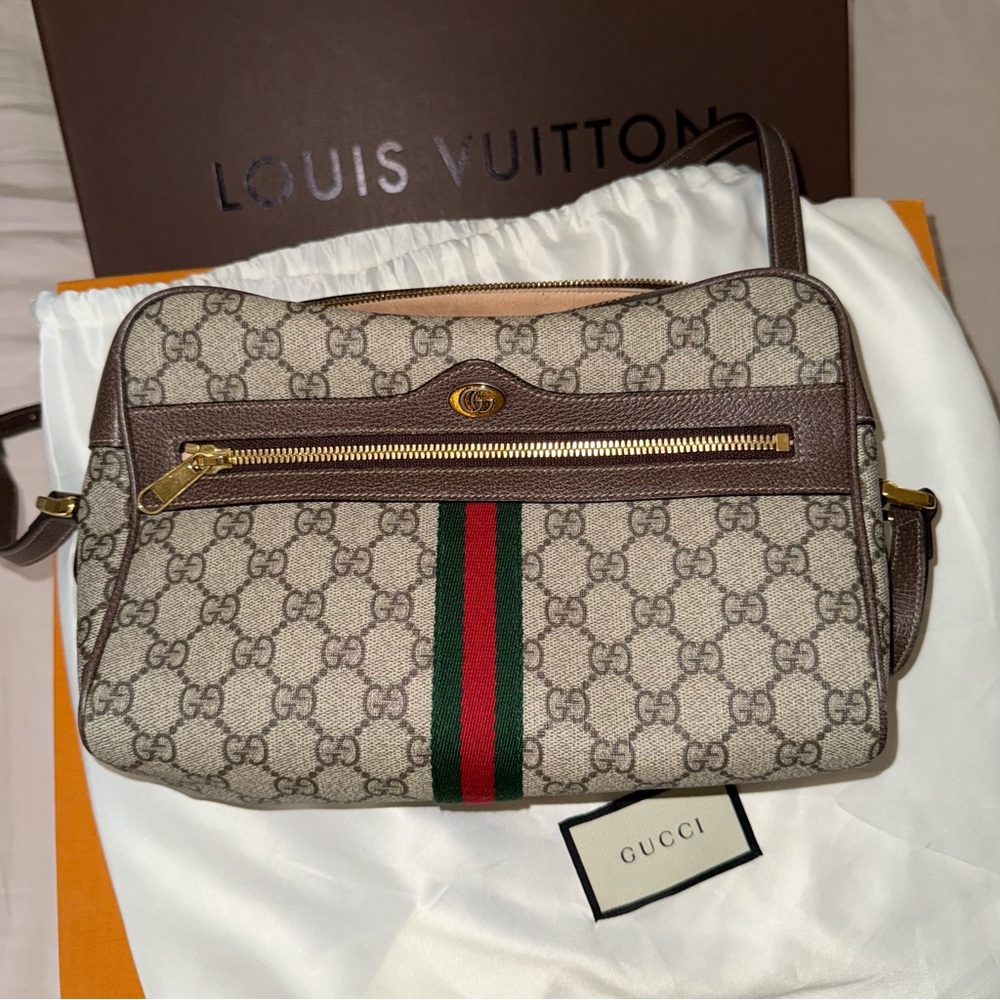!!!SOLD!!! Gucci Ophidia GG Supreme
Shoulder Bag